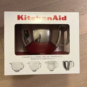Kitchen Aid Brand New, in Box, Stainless Steel Stand Mixer 5 Qt Bowl!!